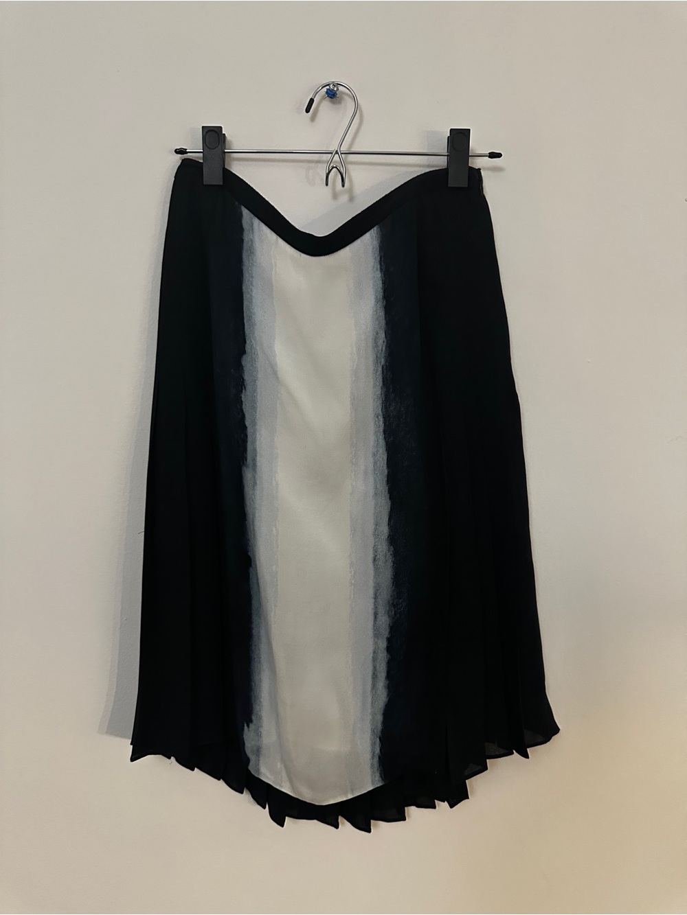 Vince Black Pleated Women's Skirt - Tie Die striped graphic 100% silk